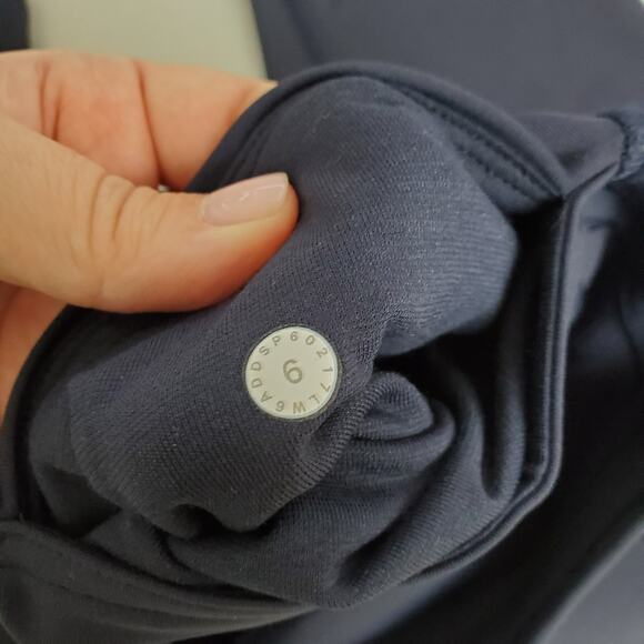 Lululemon Train Times Crop Leggings Size 6 Womens 17" Navy Run Athletic Yoga Gym - Picture 4 of 8